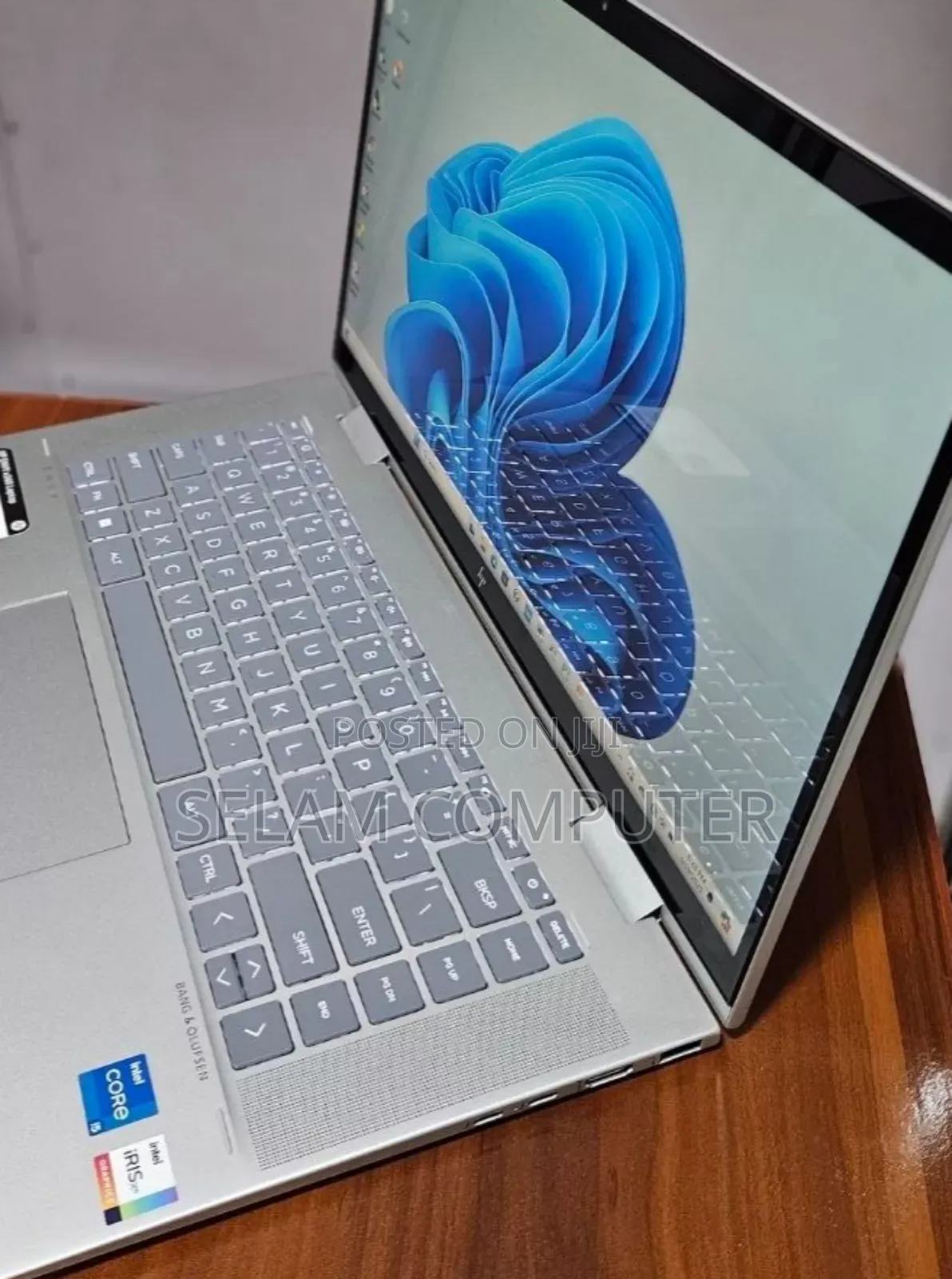 New Laptop HP Envy X360 8GB Intel Core I5 SSD 512GB