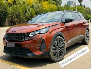 Peugeot 5008 2022 Brown