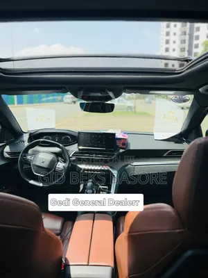 Peugeot 5008 2022 Brown