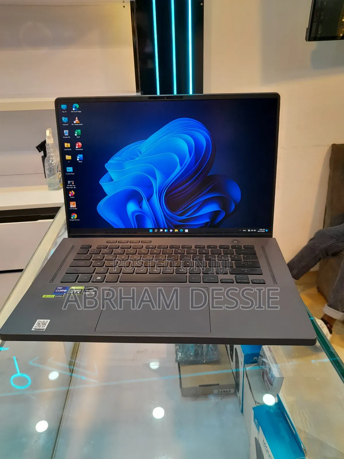 New Laptop Asus 16GB Intel Core I9 SSD 1T