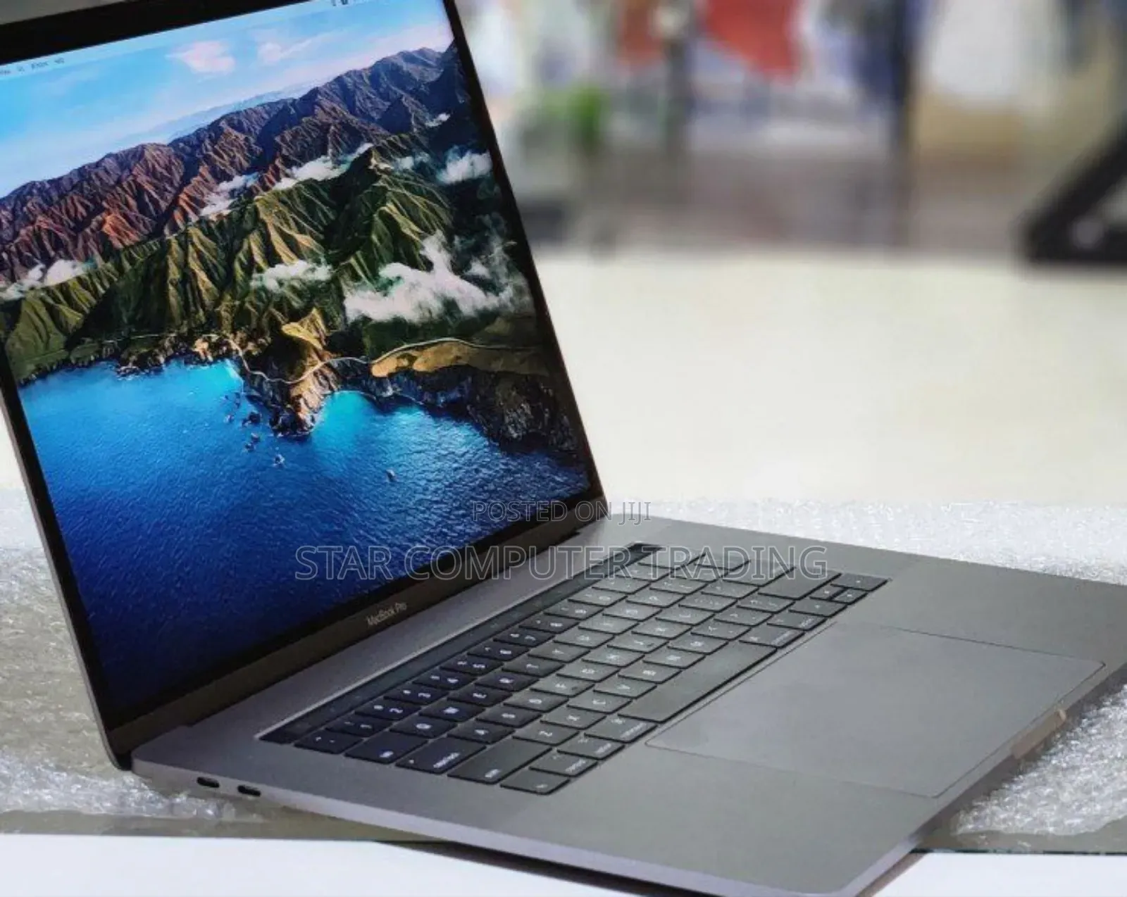 New Laptop Apple MacBook Pro 2017 16GB Intel Core I7 SSD 512GB