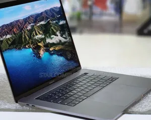 Photo - New Laptop Apple MacBook Pro 2017 16GB Intel Core I7 SSD 512GB