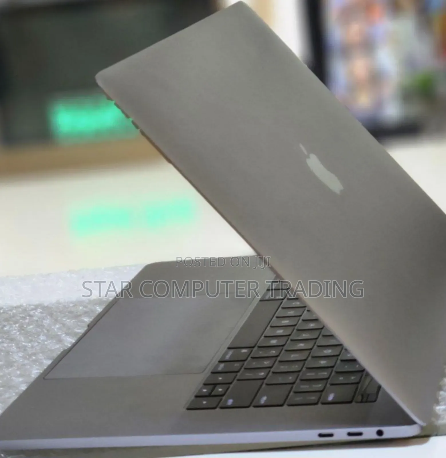 New Laptop Apple MacBook Pro 2017 16GB Intel Core I7 SSD 512GB