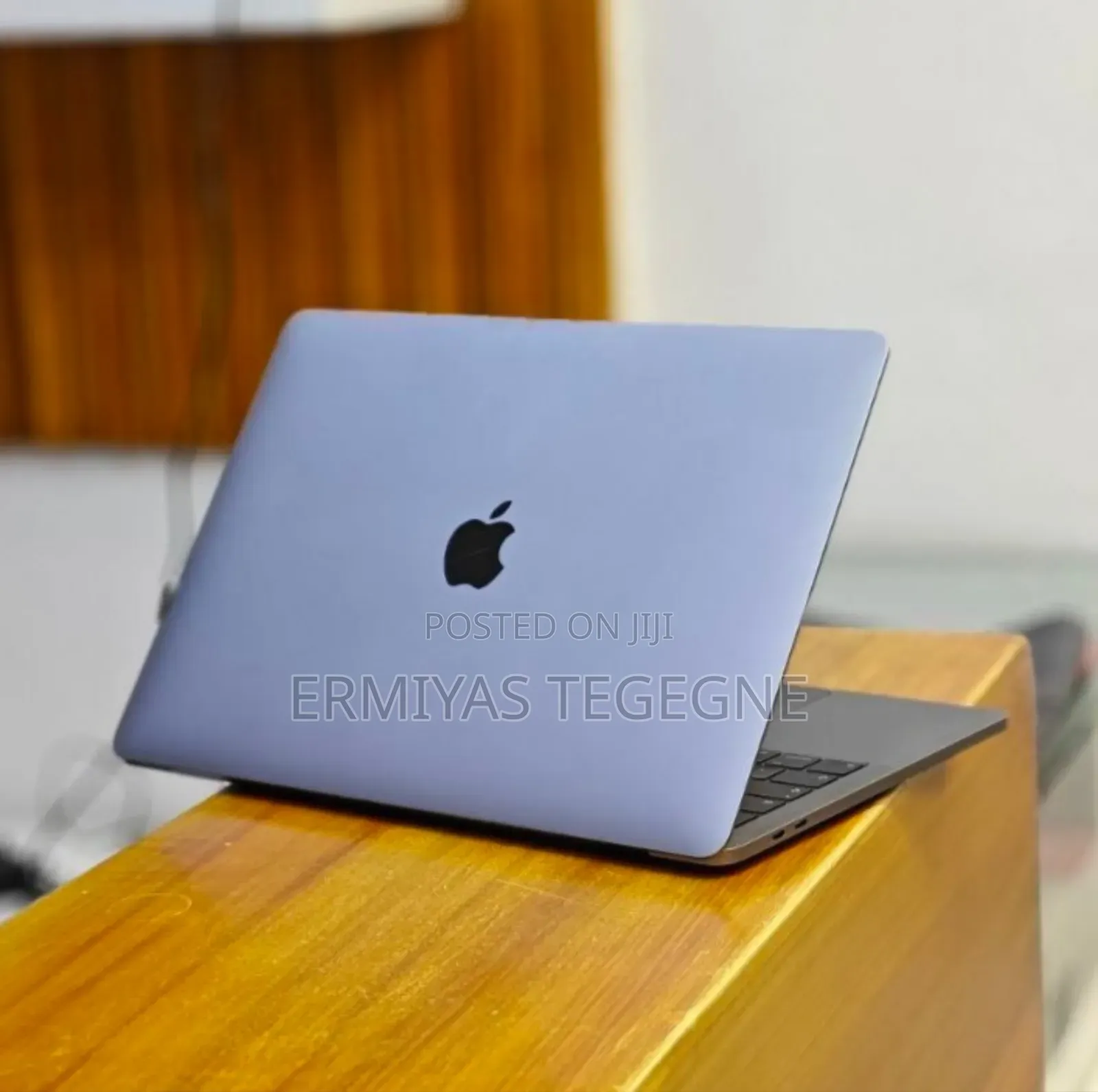 New Laptop Apple MacBook Pro 2019 16GB Intel Core 5 SSD 256GB