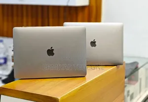 New Laptop Apple MacBook Pro 2019 16GB Intel Core 5 SSD 256GB