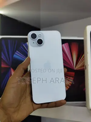 Photo - Apple iPhone 15 Plus 128 GB Blue