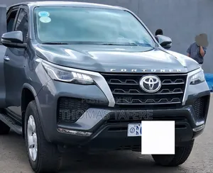 Toyota Fortuner 2022 Gray