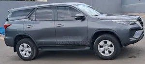 Toyota Fortuner 2022 Gray