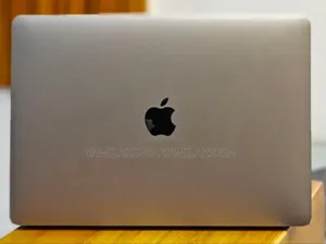 Photo - New Laptop Apple MacBook 2019 16GB Intel Core I7 SSD 256GB