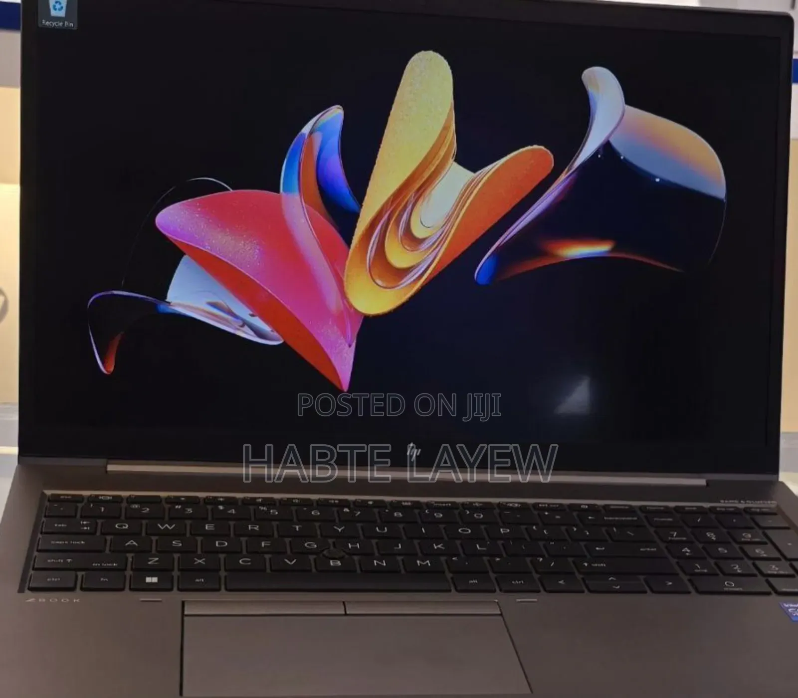 New Laptop HP ZBook Firefly G8 16GB Intel Core I7 SSD 512GB