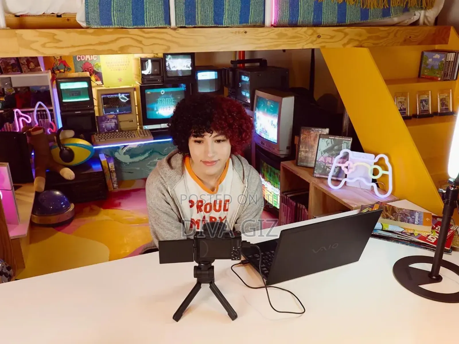 Sony Vlog Camera Zv-1f Black 20.1 Mp Touchscreen Videos Slow Motion