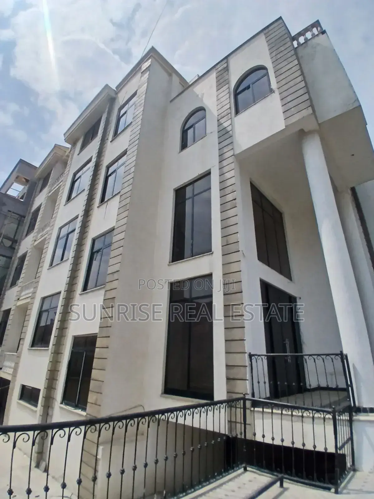 10bdrm House in Bole for rent