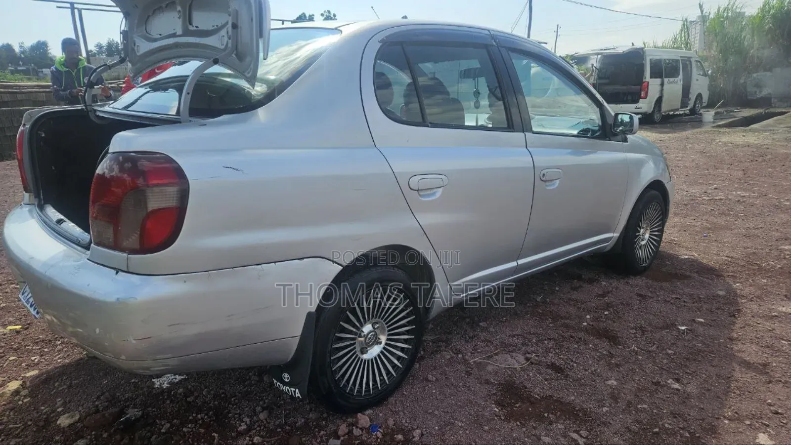 Toyota Platz 2002 Silver
