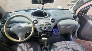 Toyota Platz 2002 Silver