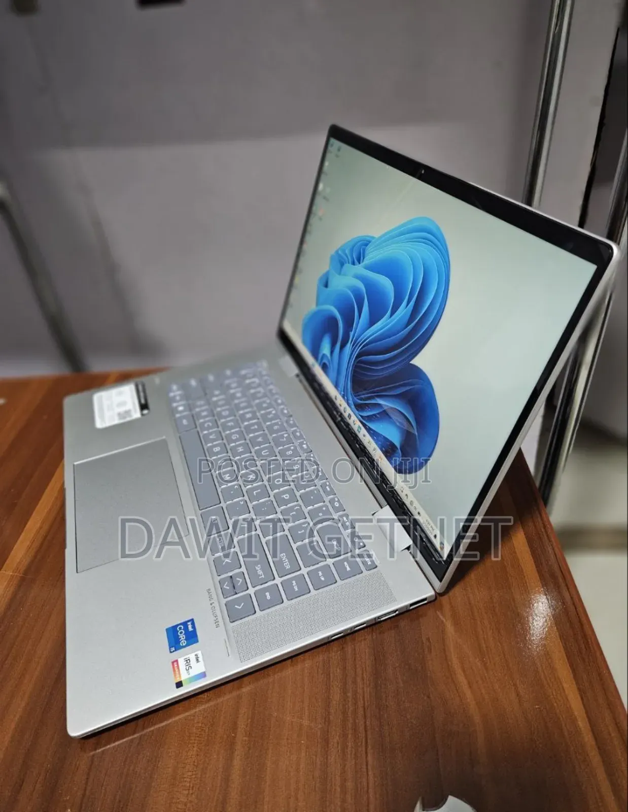 New Laptop HP Envy X360 8GB Intel Core I5 SSD 512GB