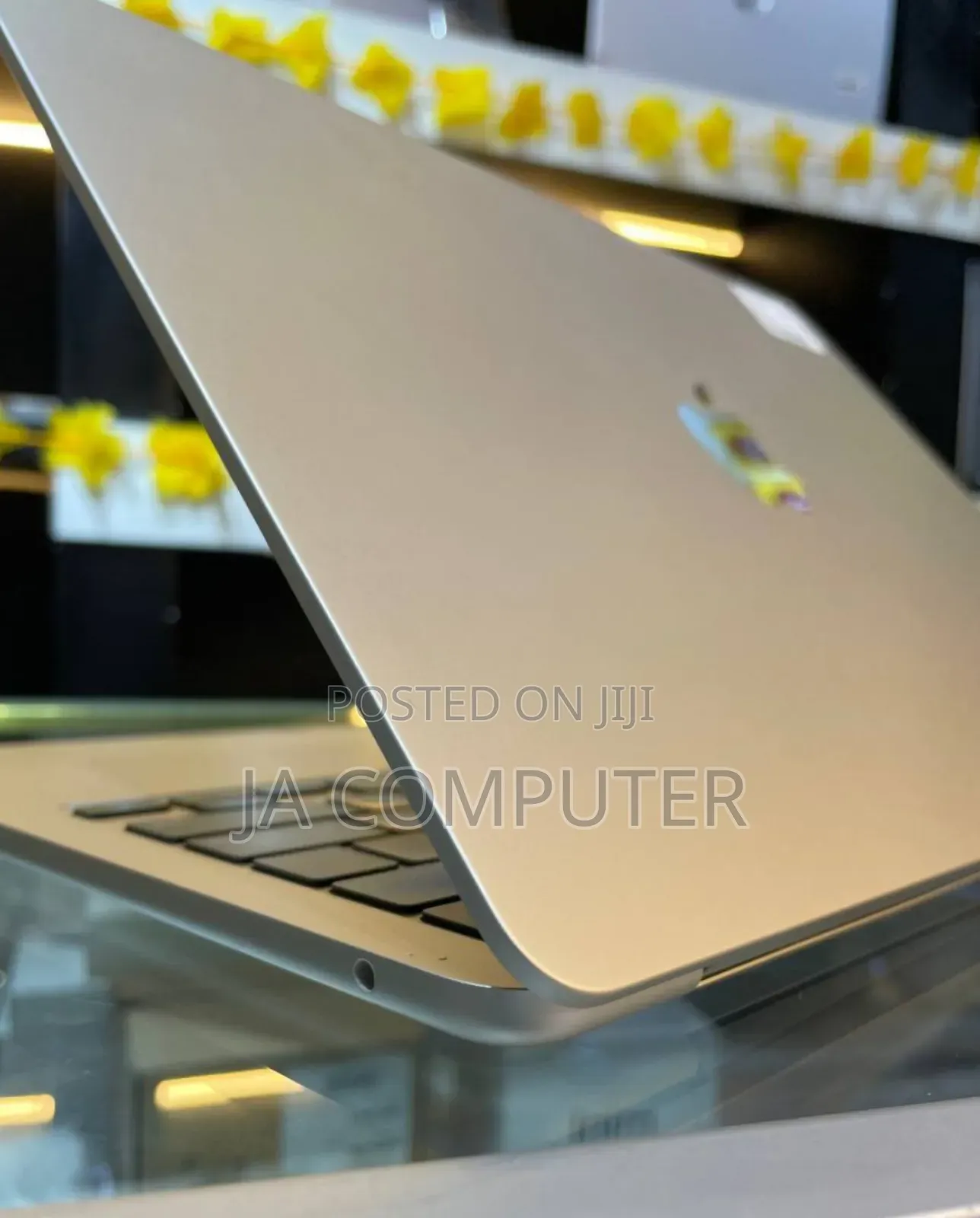 New Laptop Apple MacBook Air 2024 M3 13-Inch 16GB Apple M3 SSD 512GB