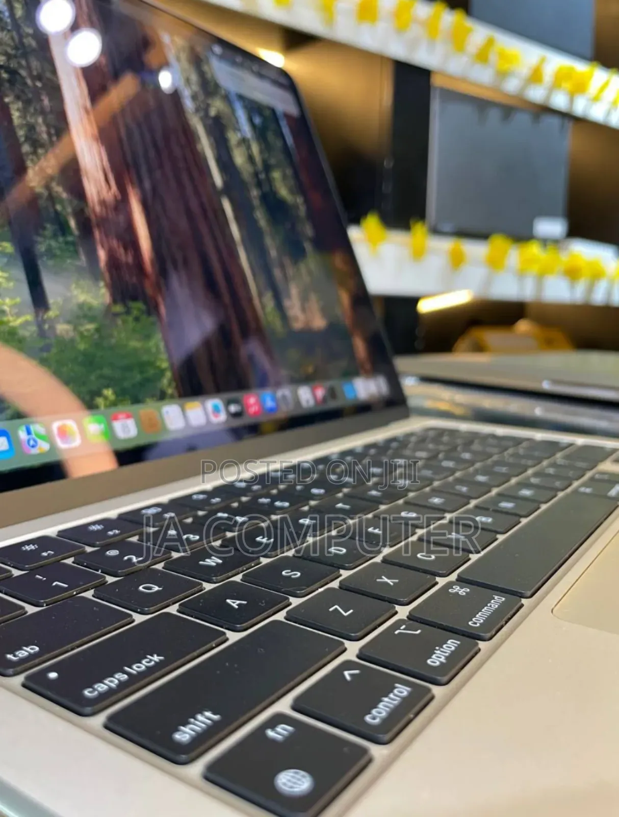 New Laptop Apple MacBook Air 2024 M3 13-Inch 16GB Apple M3 SSD 512GB