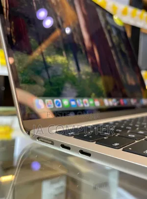 New Laptop Apple MacBook Air 2024 M3 13-Inch 16GB Apple M3 SSD 512GB