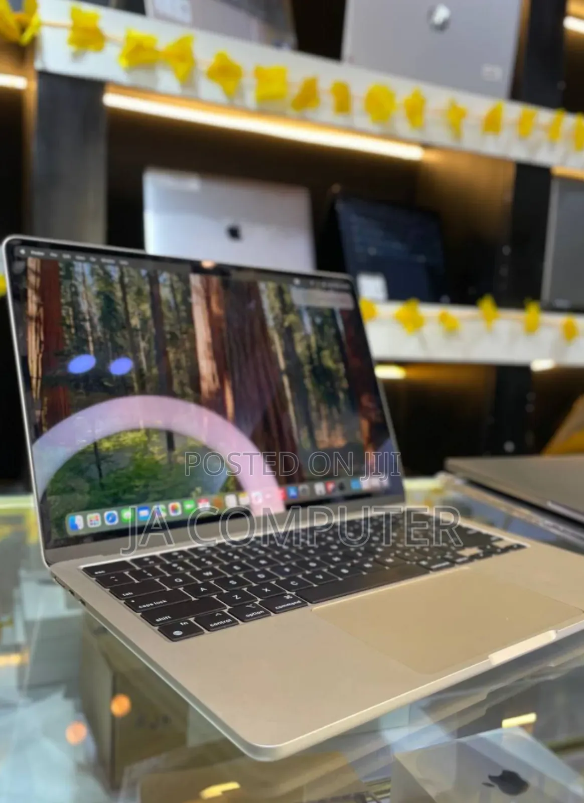 New Laptop Apple MacBook Air 2024 M3 13-Inch 16GB Apple M3 SSD 512GB