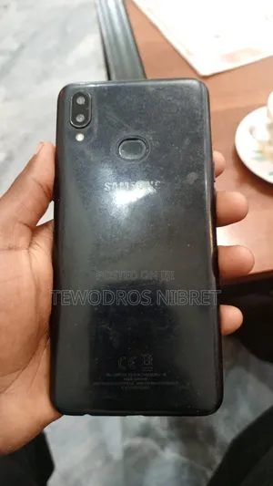 Photo - Samsung Galaxy A10s 32 GB Black