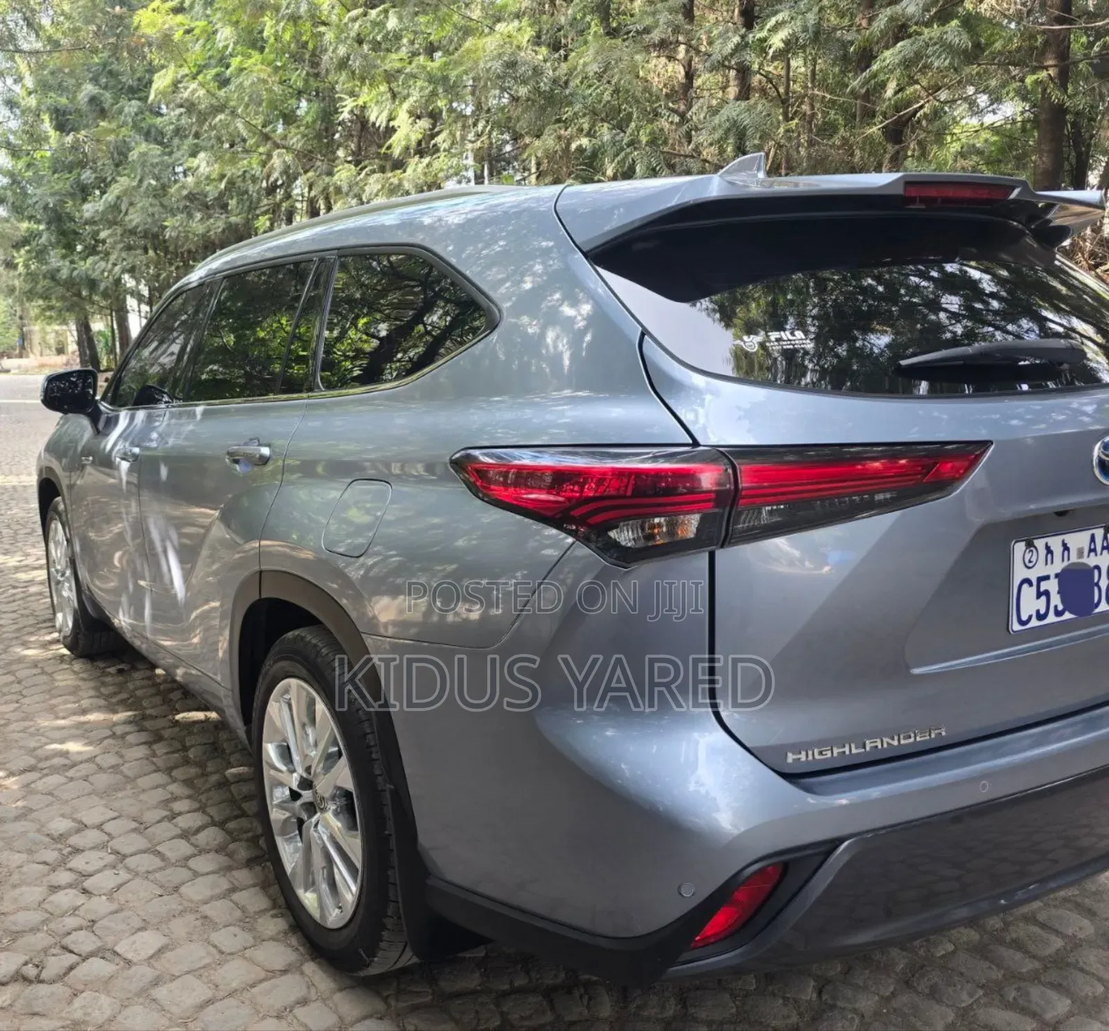 Toyota Highlander Hybrid 2023 Silver