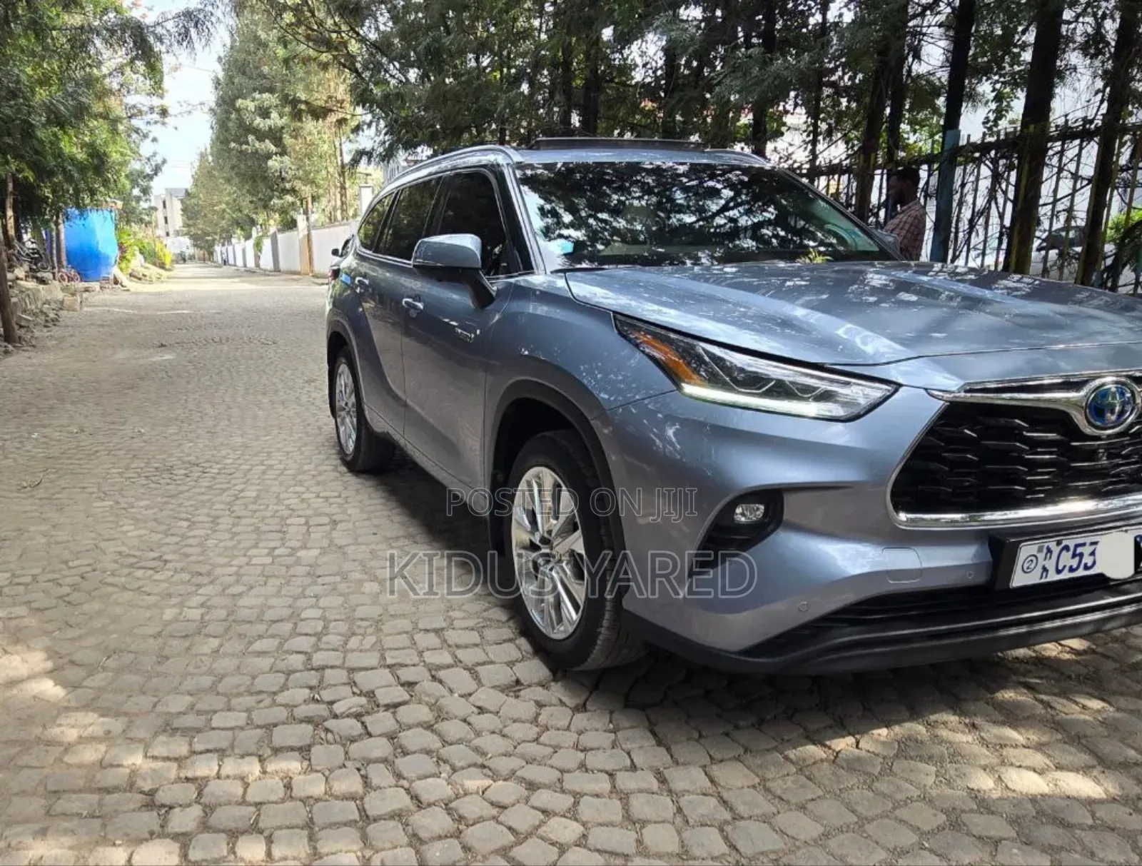 Toyota Highlander Hybrid 2023 Silver