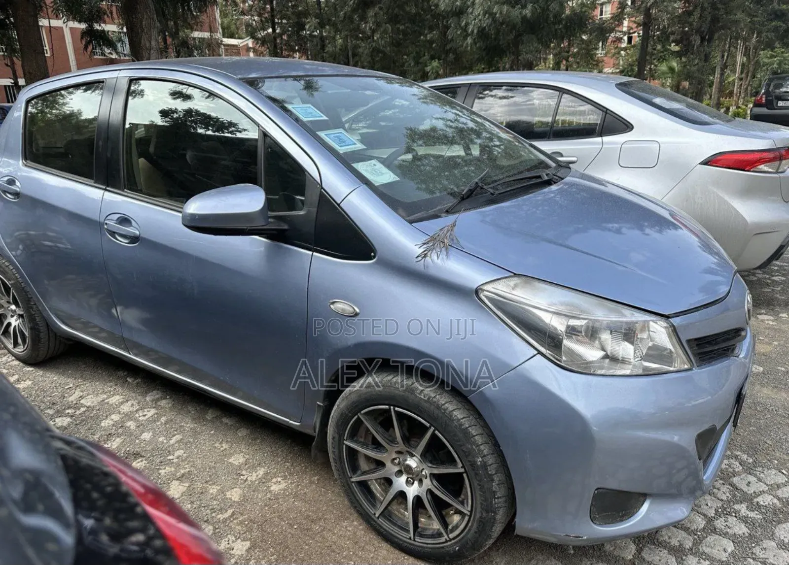 Toyota Yaris 2012 Gray