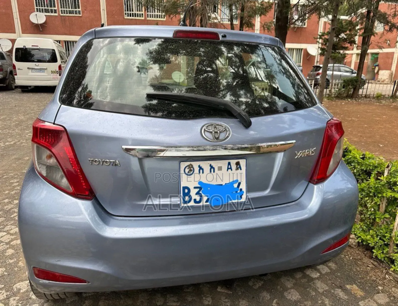 Toyota Yaris 2012 Gray