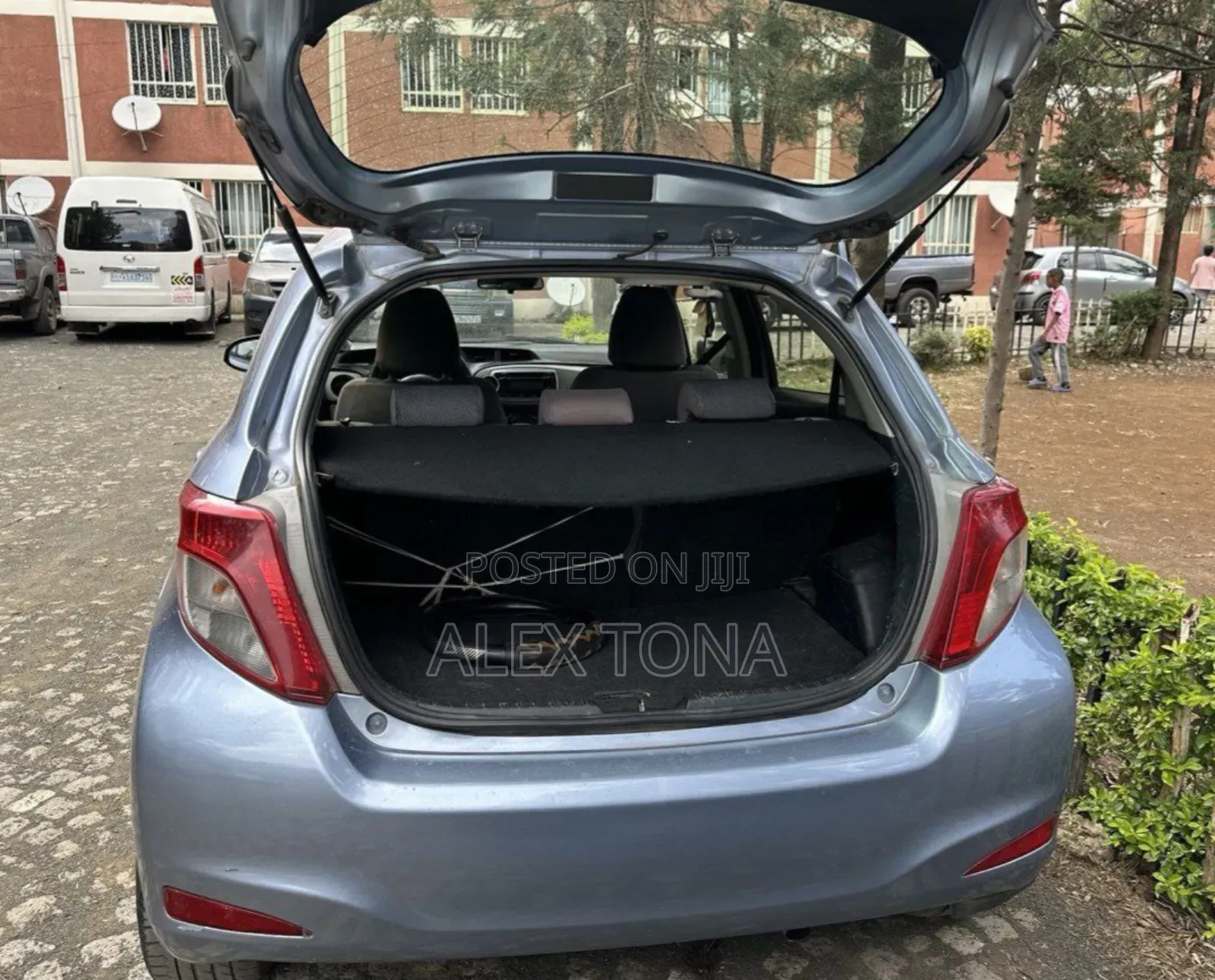 Toyota Yaris 2012 Gray