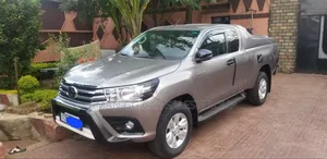 Toyota Hilux 2018 Gray
