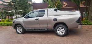 Toyota Hilux 2018 Gray