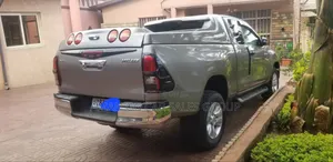 Toyota Hilux 2018 Gray