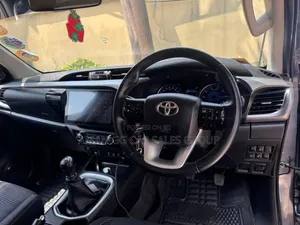 Toyota Hilux 2019 Gray