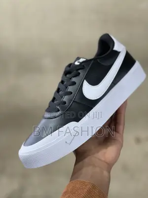 Photo - Nike Sb Black X White Flats Casual Quality Shoes