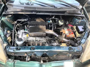 Toyota Yaris 1.5 2000 Green
