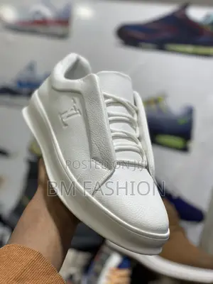 Lv Louis Vuitton White Flat Men’S Quality