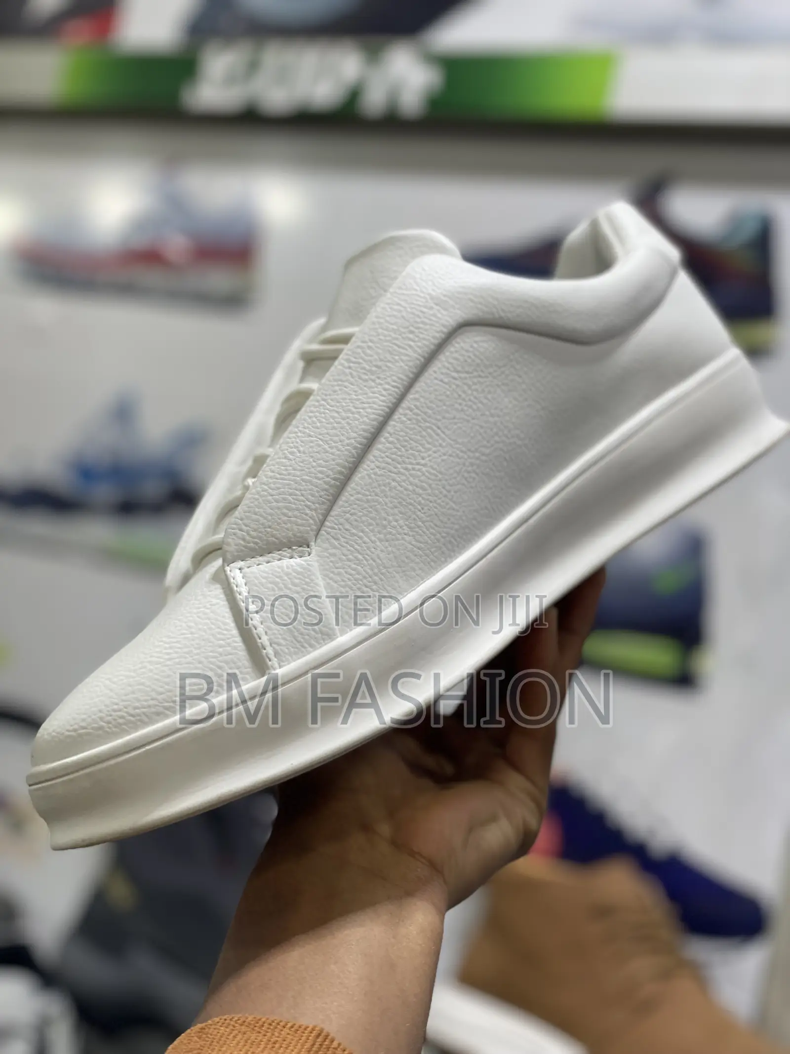 Lv Louis Vuitton White Flat Men’S Quality