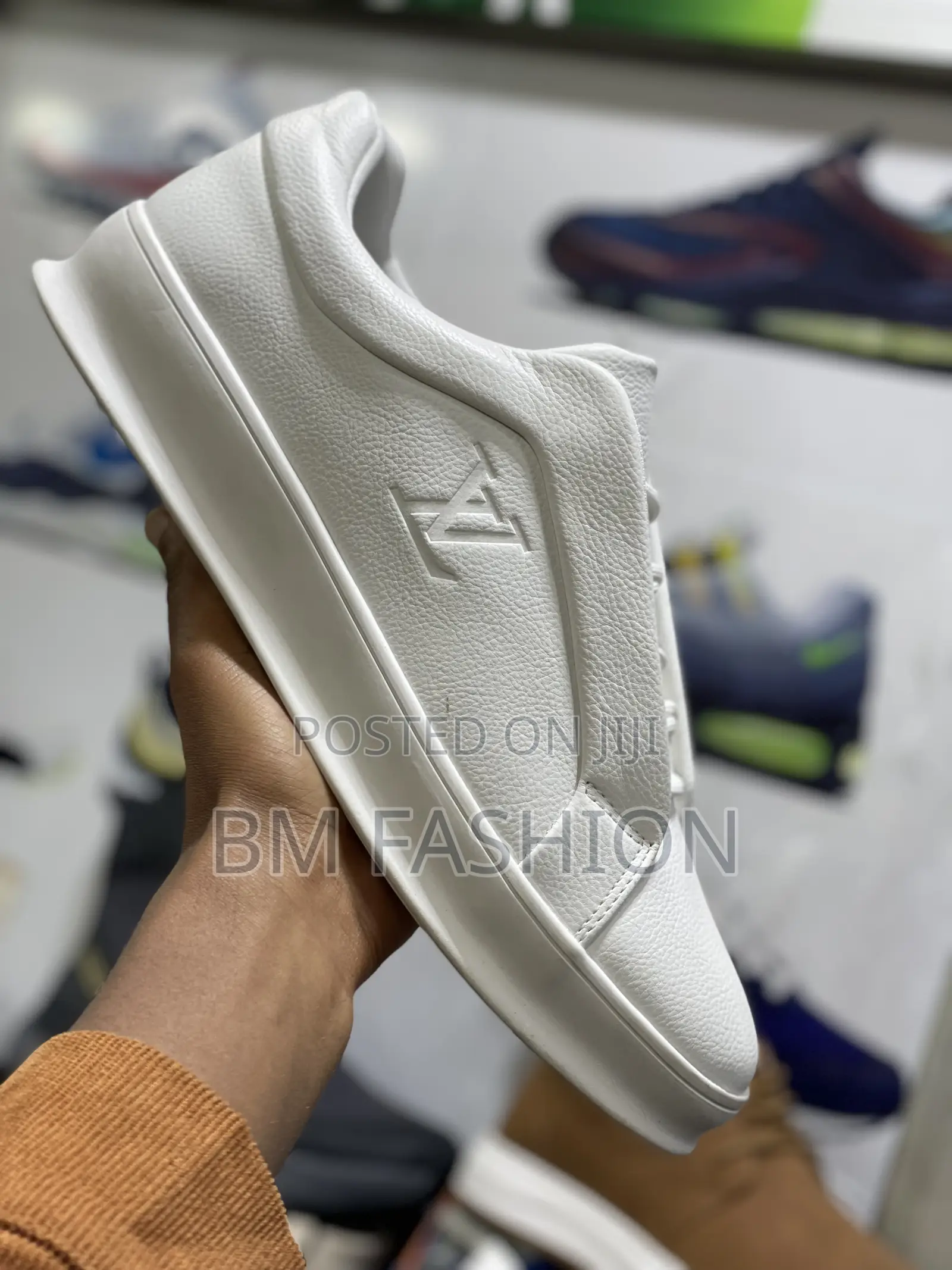 Lv Louis Vuitton White Flat Men’S Quality