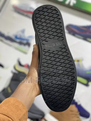 Lv Louis Vuitton Black Men’S Flat Shoes