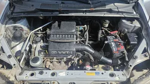 Toyota Platz 2002 Silver