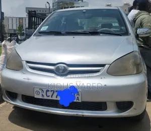 Photo - Toyota Platz 2005 Silver