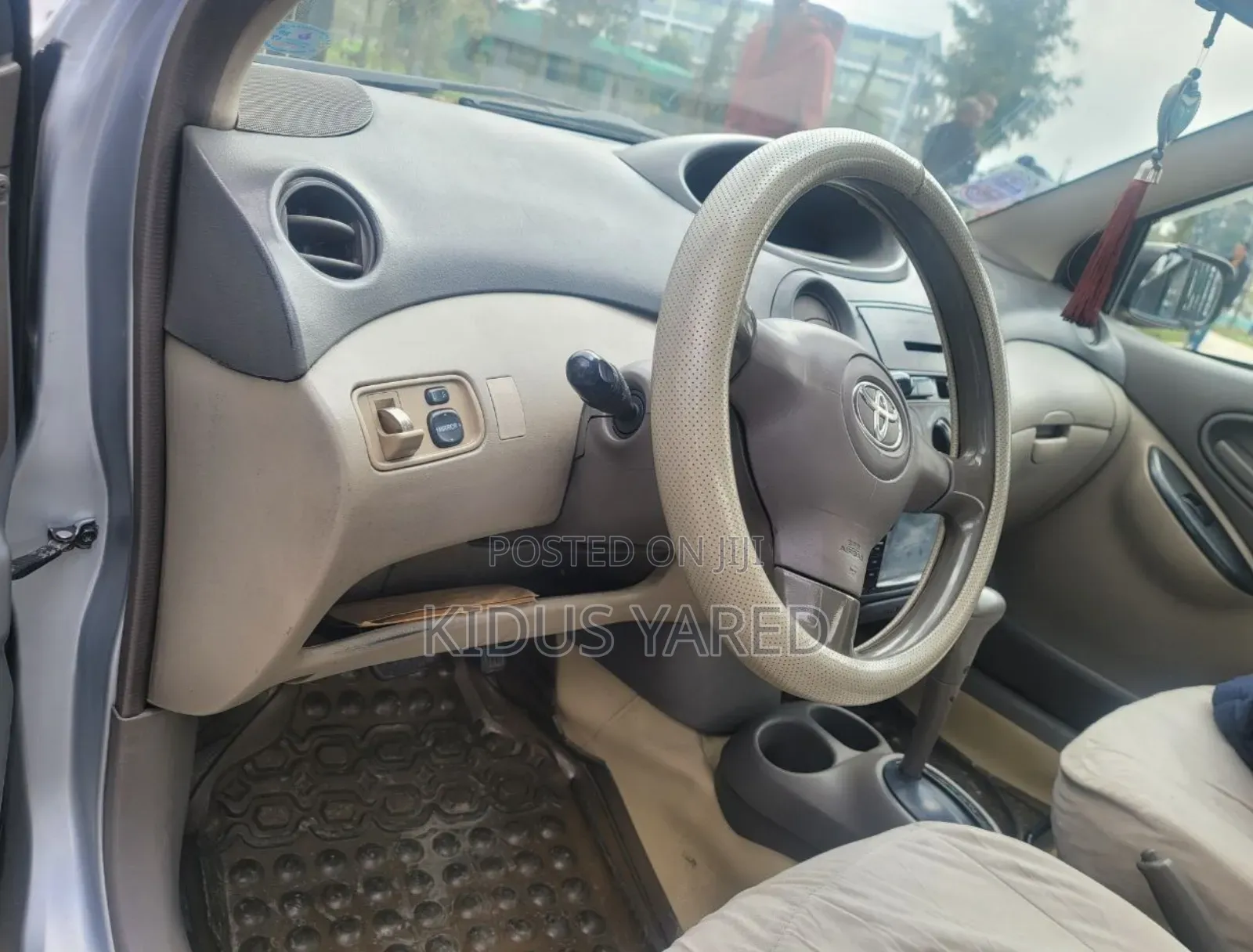 Toyota Platz 2005 Silver