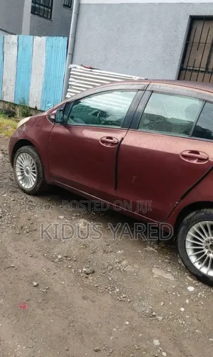 Toyota Yaris 2010 Burgundy
