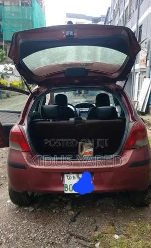 Toyota Yaris 2010 Burgundy