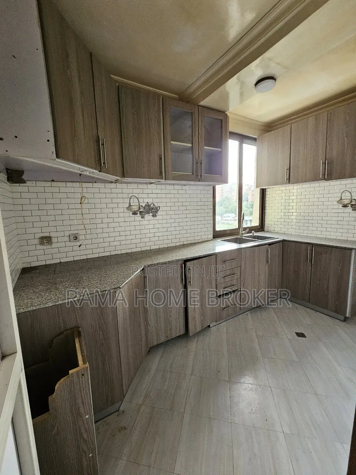 Furnished 2bdrm Condo in Yeka for sale