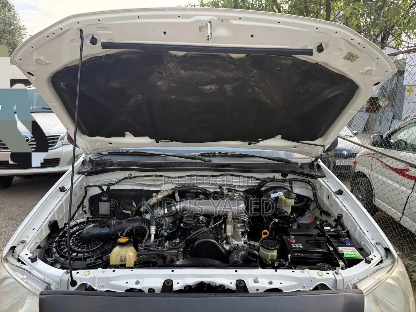 Toyota Hilux 2010 White