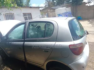 Toyota Yaris 2003 Silver