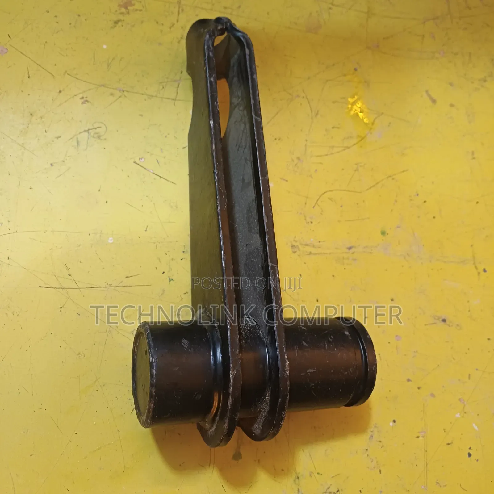 Heavy-Duty Steering Shaft Yoke – Durable Reliable for Cars 