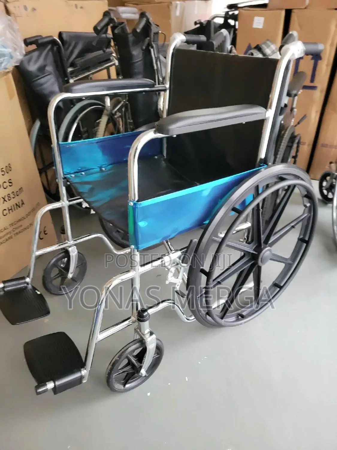 Wheelchair//‍Safe: It Is a Wheelchair for Seniors Finished in Steel