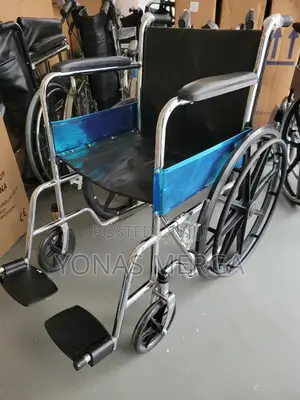 Wheelchair//Crossbar Foldable Manual Wheelchair Capacity 150 Kg (2)